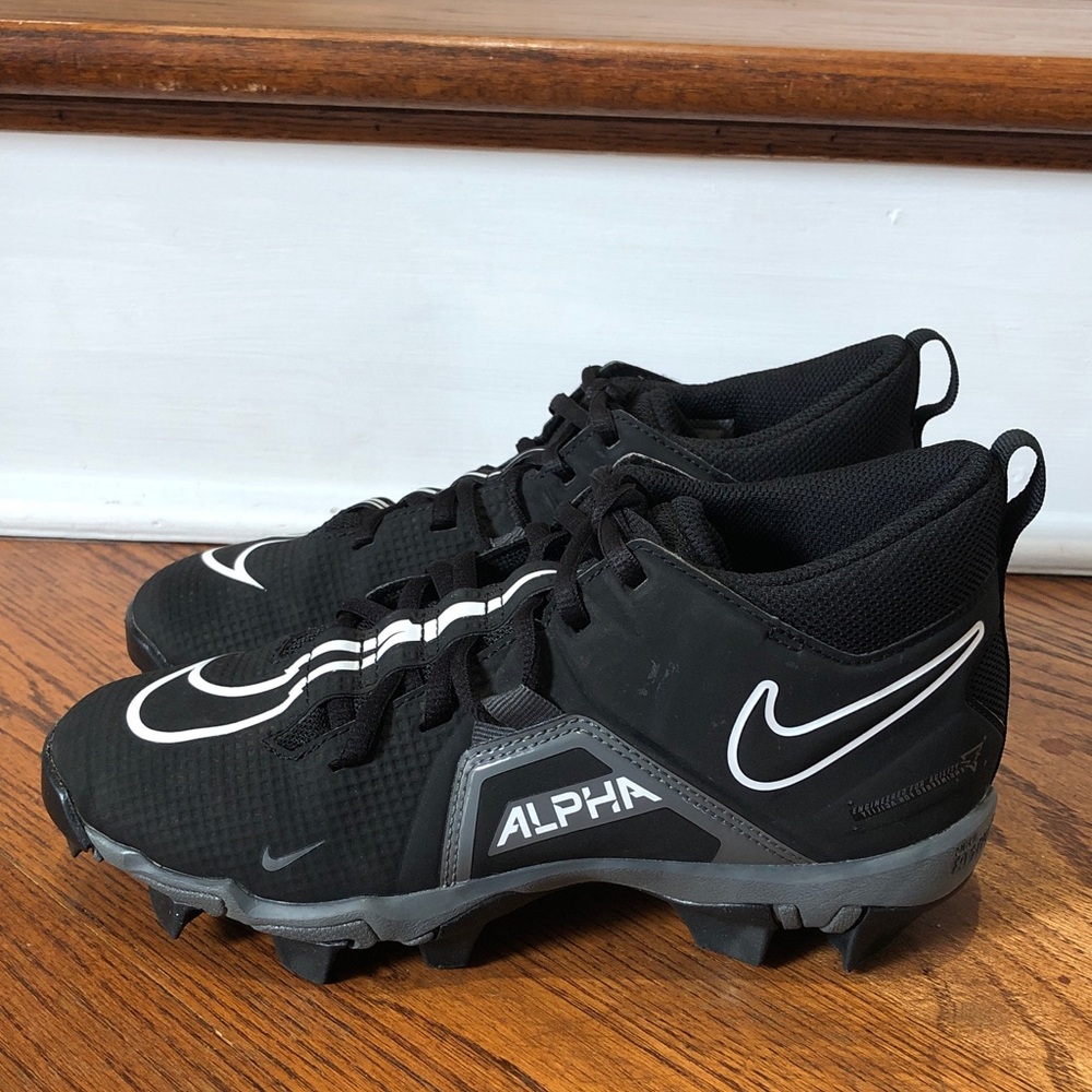 Nike Alpha Menace 3 Shark Football Cleats Size 4.5 Youth